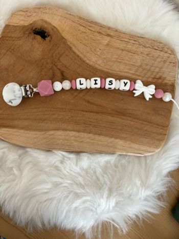 Attache-tétine personnalisé en silicone