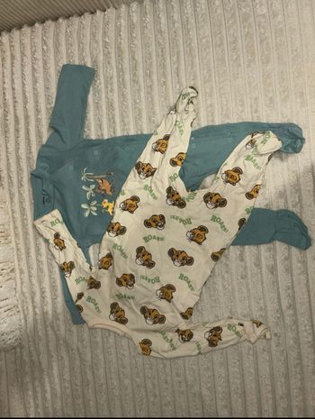 Lots 2 pyjama Disney