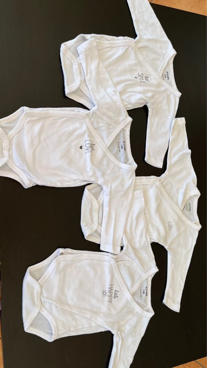 Lot de 4 bodys 1 mois