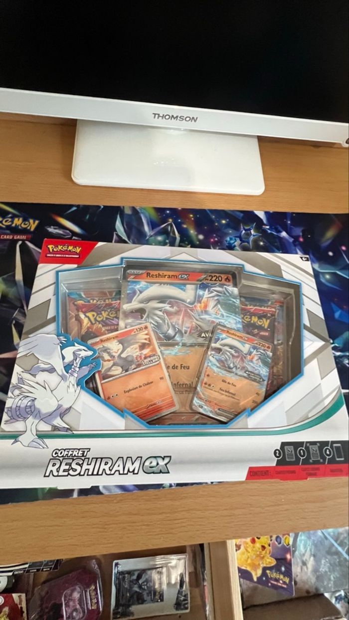 Coffret Pokémon reshiram français