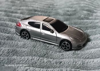 Porsche panamera turbo maisto