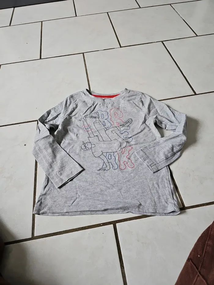 Maillot lm skate kiabi 4 ans