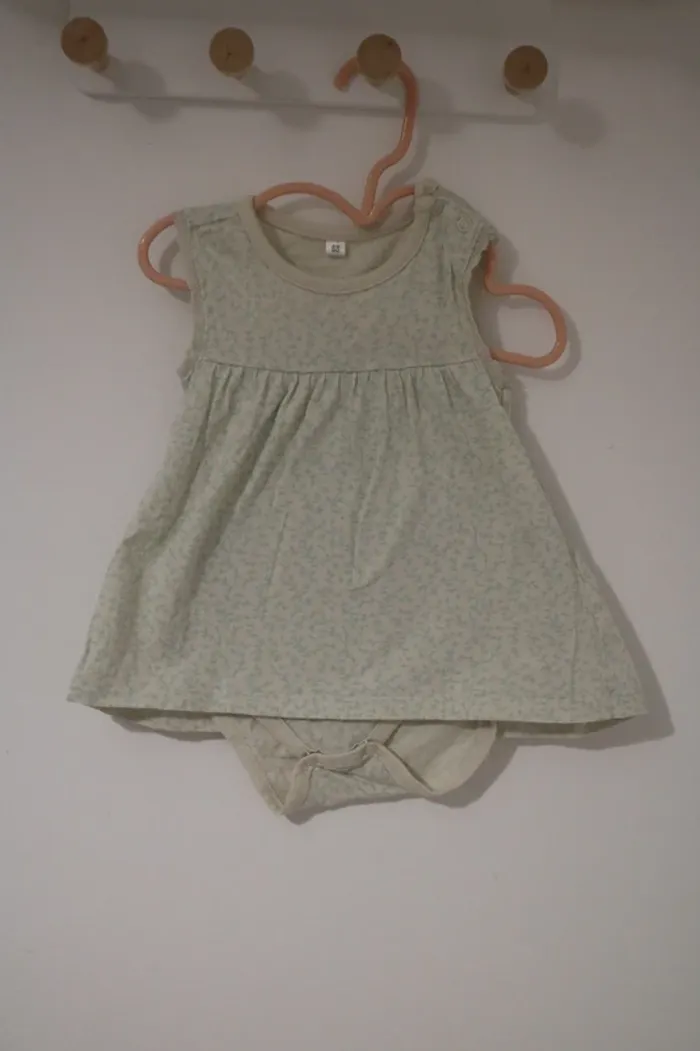Lot robes été 6 mois - photo numéro 3
