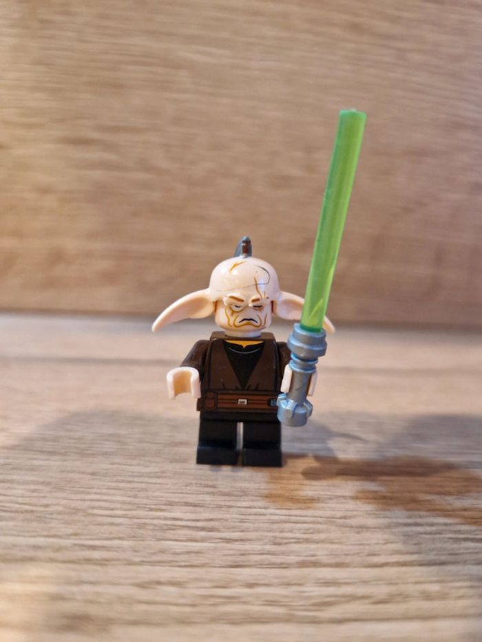 Figurine type lego Jedi Even Piell star wars