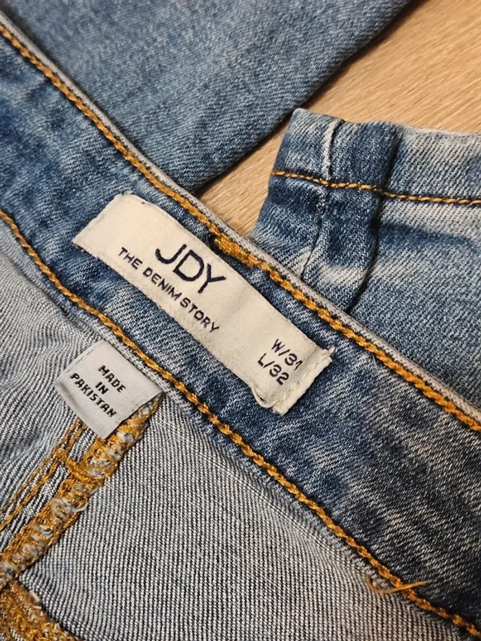 Jean déchiré 40 - photo numéro 5