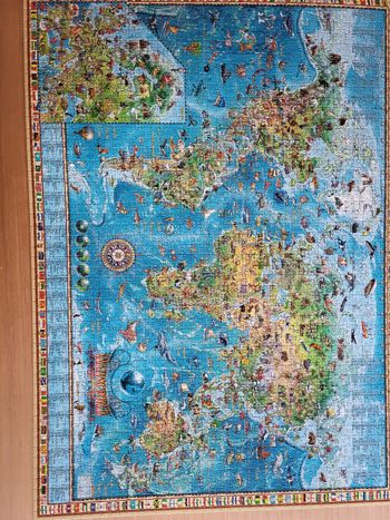 Puzzle mappemonde Amazing world.