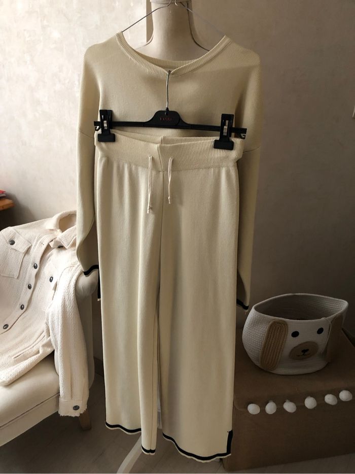 Très bel ensemble beige et Noir neuf - photo numéro 3