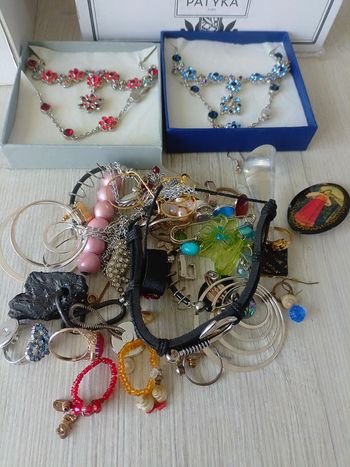 Lot de bijoux fantaisies 