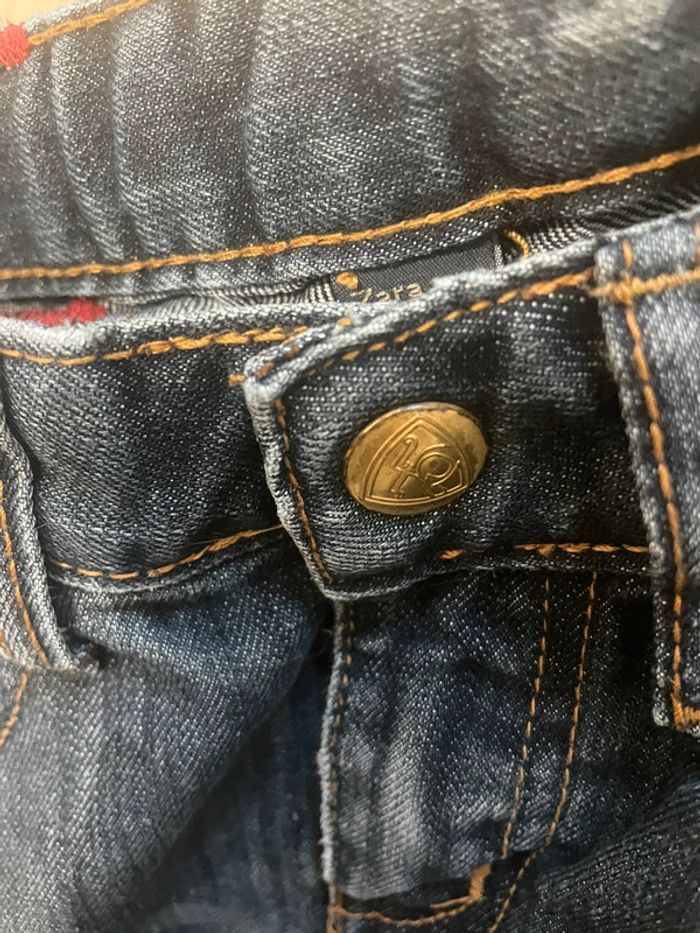 Jeans Zara avec poches effet destroy 104 cm - photo numéro 8