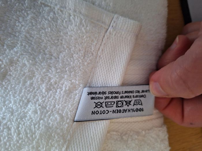 Ensemble de serviettes de bain + gants Quality Textiles blancs neufs - photo numéro 8