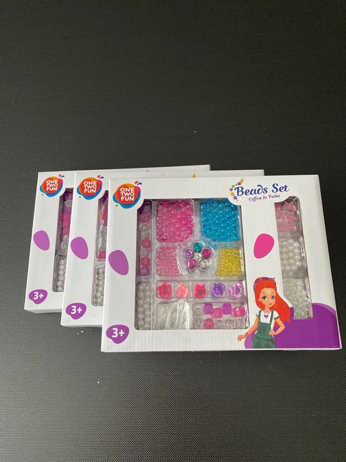 Lot de 3 coffrets de perles