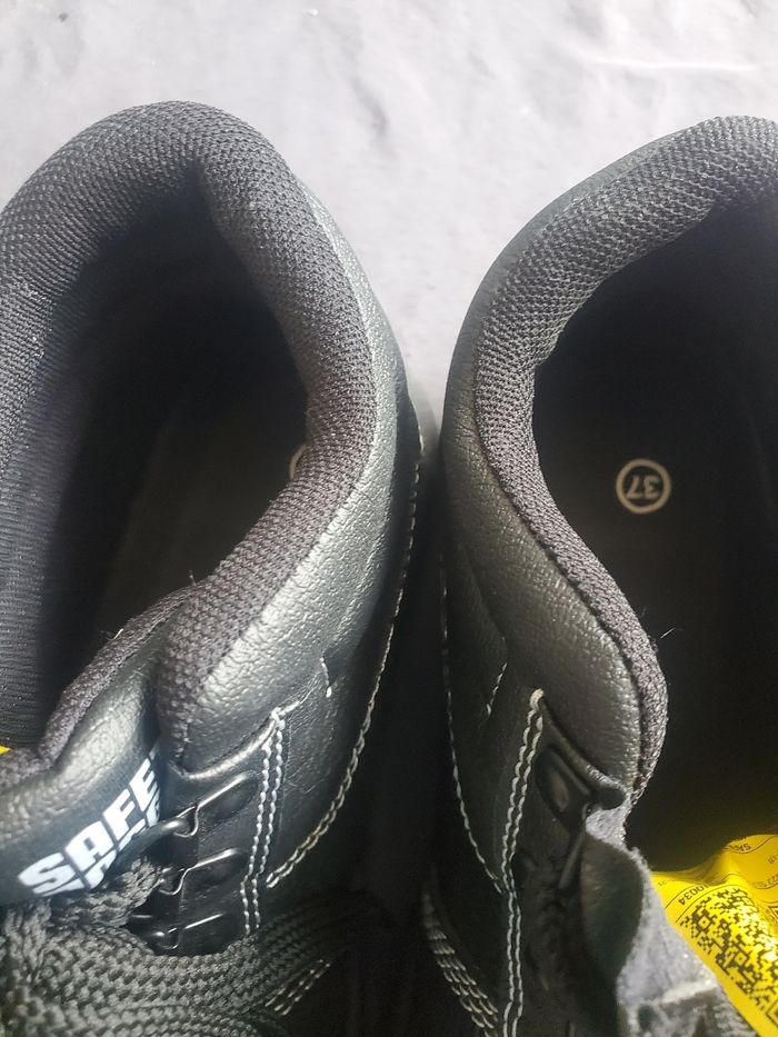 Chaussures de sécurité complètement neuf - photo numéro 5