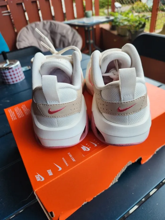 Nike zoom bella 6 rose neuves Taille 36,5 - photo numéro 5