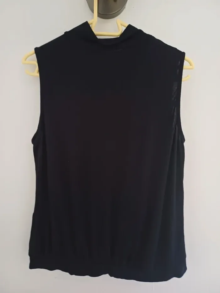 T-shirt sans manche - photo numéro 5