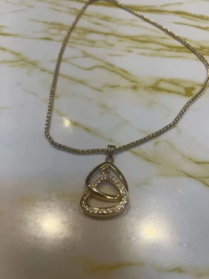 Collier avec pendentif or - photo numéro 2