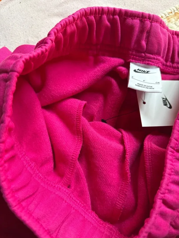 Jogging Nike femme neuf avec étiquette taille S/M - photo numéro 8