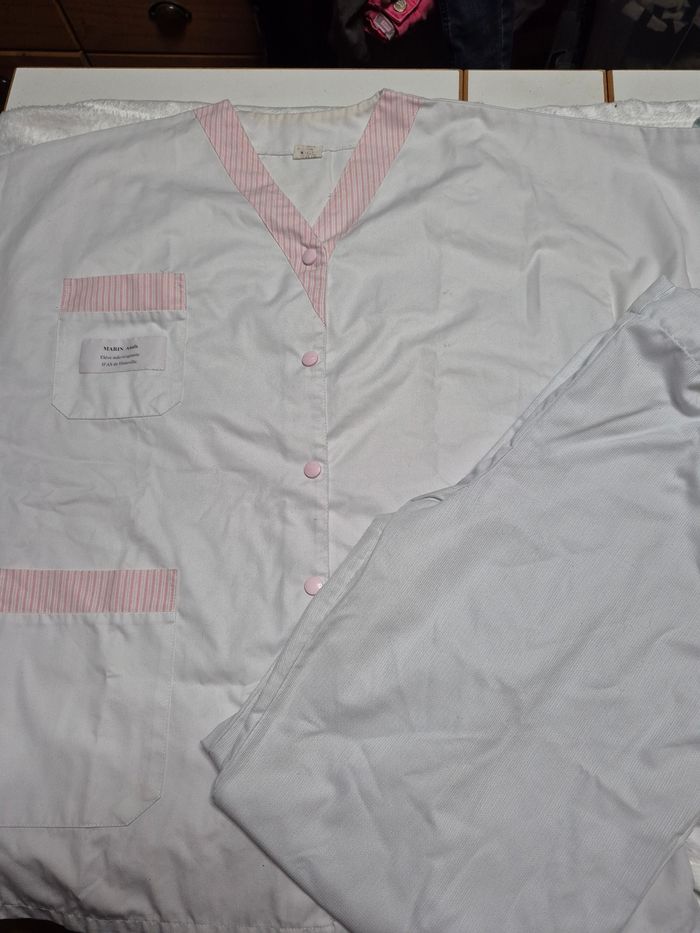 Lot blouse col rose et pantalon taille 2