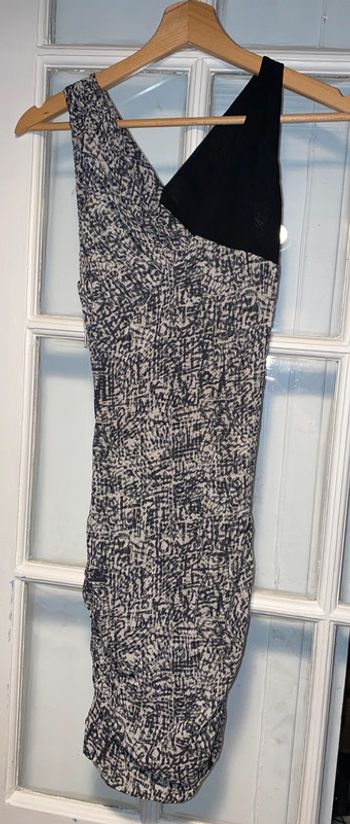 Robe en soie iro  Drapée Taille 34  valeur 279 euros