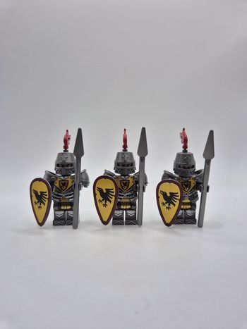 Figurines type lego 3 soldats chevaliers Corbeaux