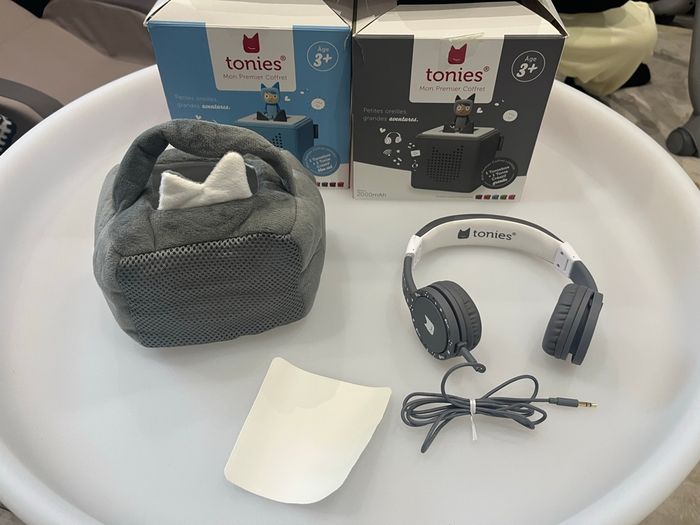 Lot Toniebox et accessoires (sous garantie)