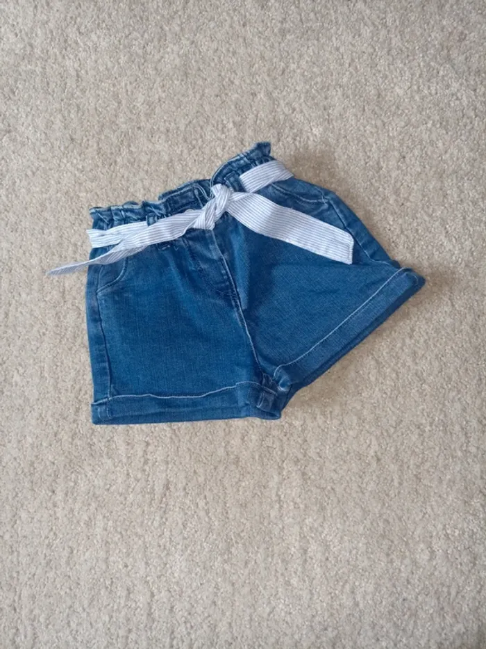 Short jeans