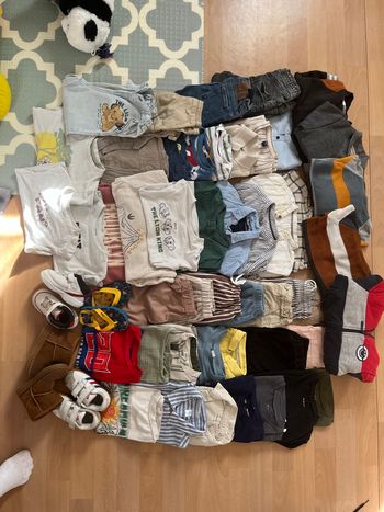 Lot vêtements et chaussures garçon 3-4 ans