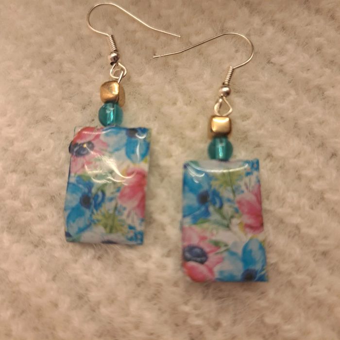 Boucles d'oreilles pendante florale bleu et rose - photo numéro 7