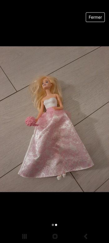 Barbie mariée tres bon etat