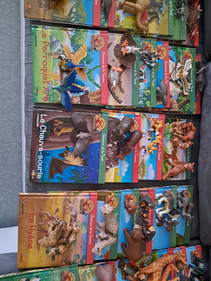 Lot livres et animaux de la collection le monde des animaux sauvage - photo numéro 3