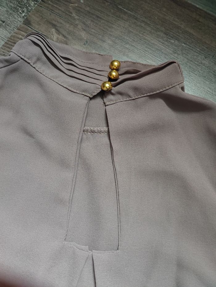 Lot beige.  vêtements femme - photo numéro 9