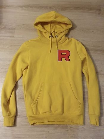 Sweat-shirt jaune Pokémon Pikachu Rocket Célio collection  S
