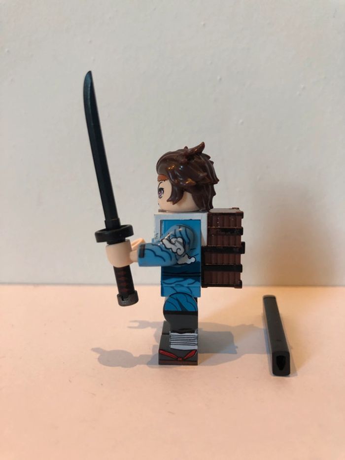 Figurine type lego Démon Slayer - photo numéro 3