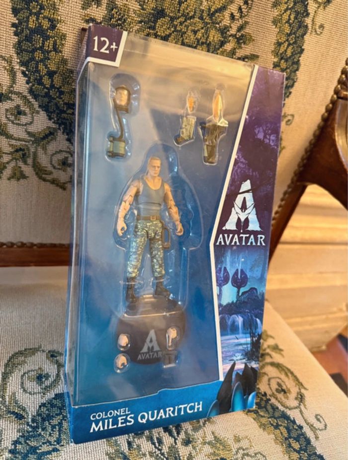 McFarlane Toys Coffret figurine Avatar Colonel Miles Quaritch articulé collection