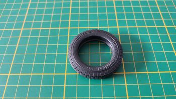 Pneu seul pièce détachée miniature Bburago burago Jaguar SS100 1937 1/18 1/18e 1/18ème #d57