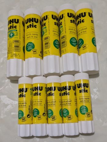 Lot de 10 Bâtonnets de colle UHU .