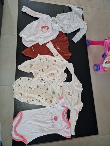 Lot 7 bodies kiabi 9 mois