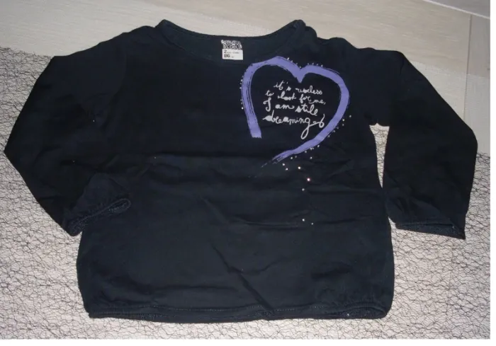 tee-shirt tape à l'oeil 2 ans en excellent état