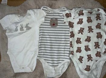Lot  Bodys manches longues et courtes 92-98cm C&A