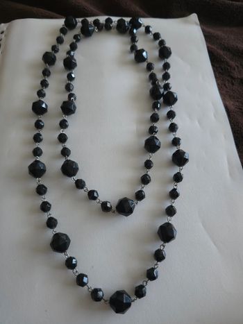 Collier sautoir long perles noir