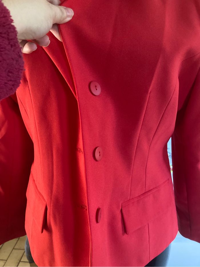 Veste blazer élégante TRÈS BON ÉTAT  pour femme taille 40 couleur rouge - photo numéro 2
