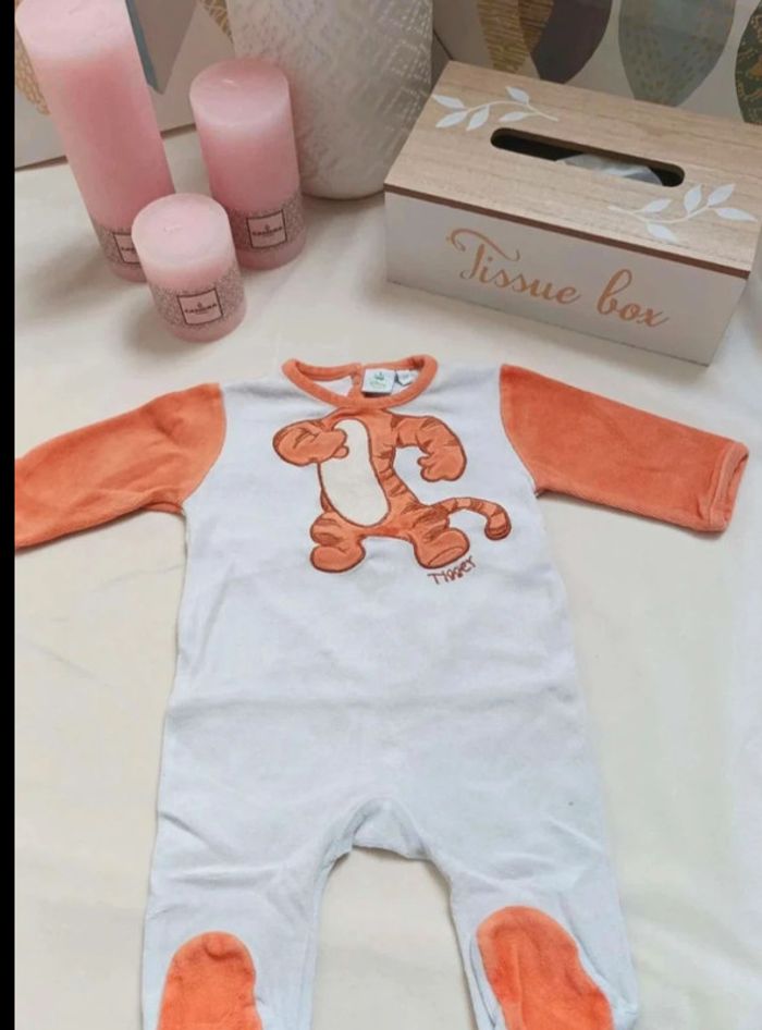 Grenouillère velours thème Winnie l'OursonDisney garçon 3 mois