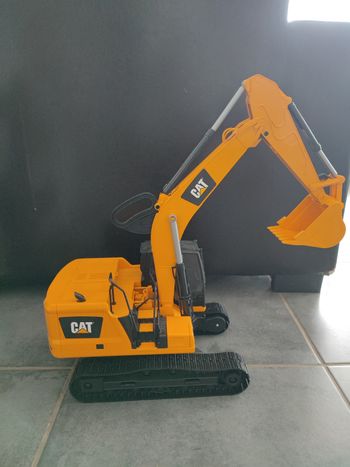 Tractopelle Cat