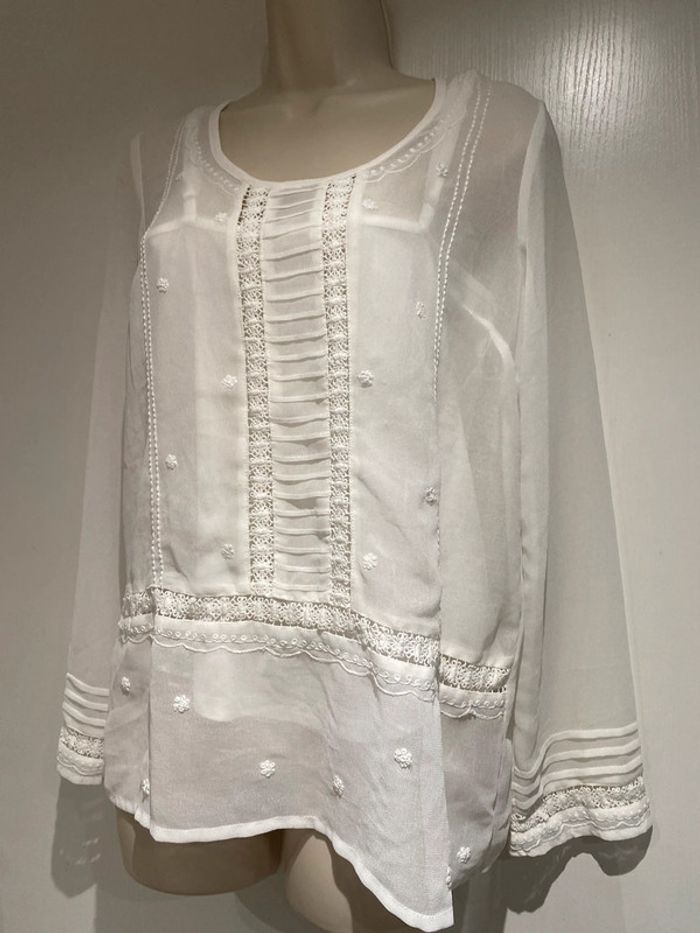 Tunique blanc cassé crème dentelles bohème, avec Top, incorporé Naf Naf taille 36 - photo numéro 2
