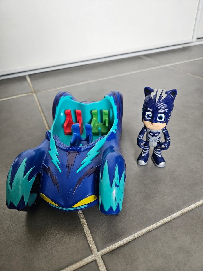 Lot de 3 véhicules et figurines pyjamasques PJ MASK, très très propres - photo numéro 9
