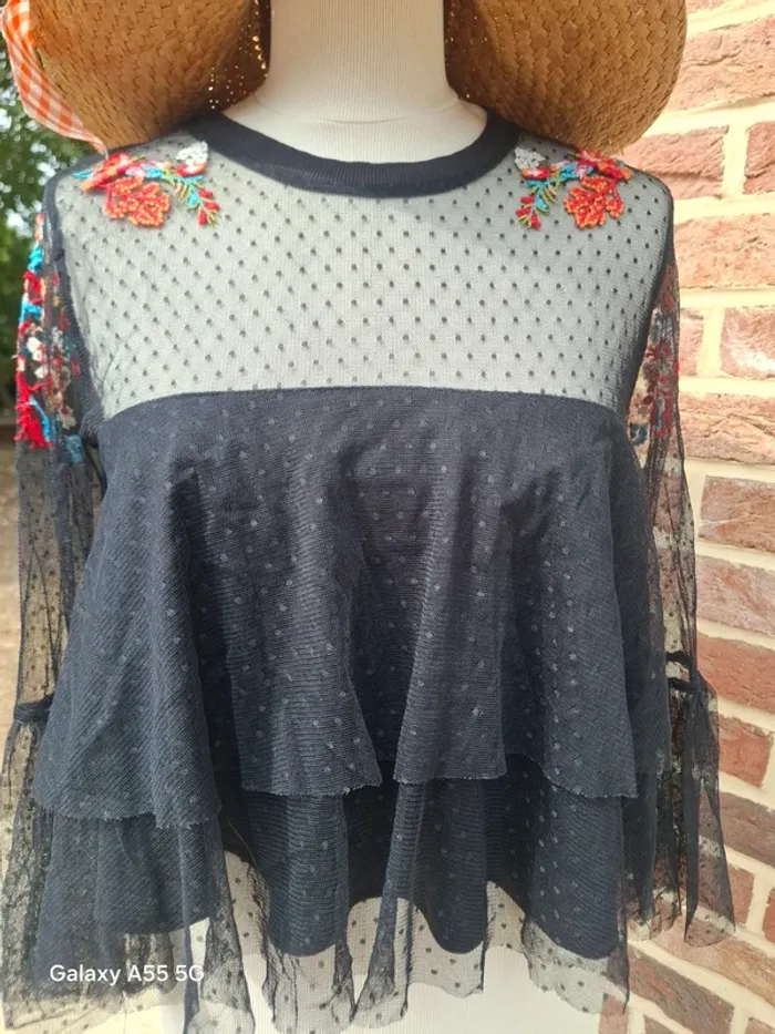 Haut broderie florale Bershka - photo numéro 3