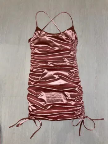 Robe effet satin rose