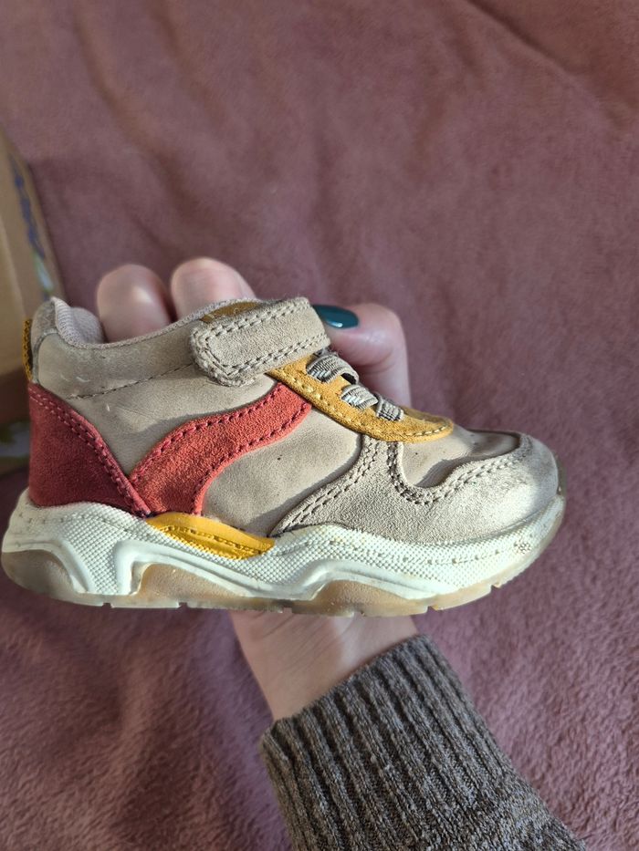 Paire de chaussures mixte taille 21 - photo numéro 7