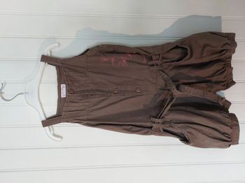 Combi-short avec joli motif situé devant