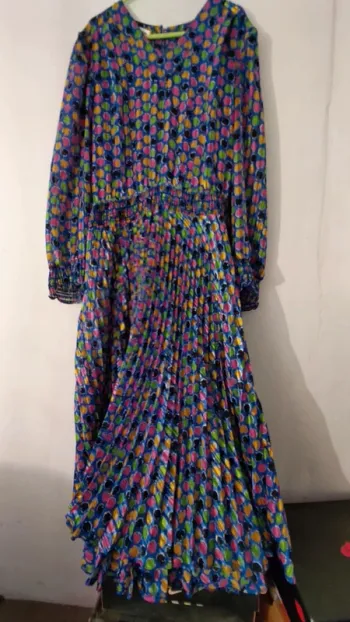 Robe coloré plissée