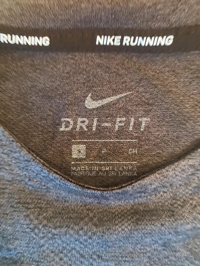 Teeshirt Nike - photo numéro 2